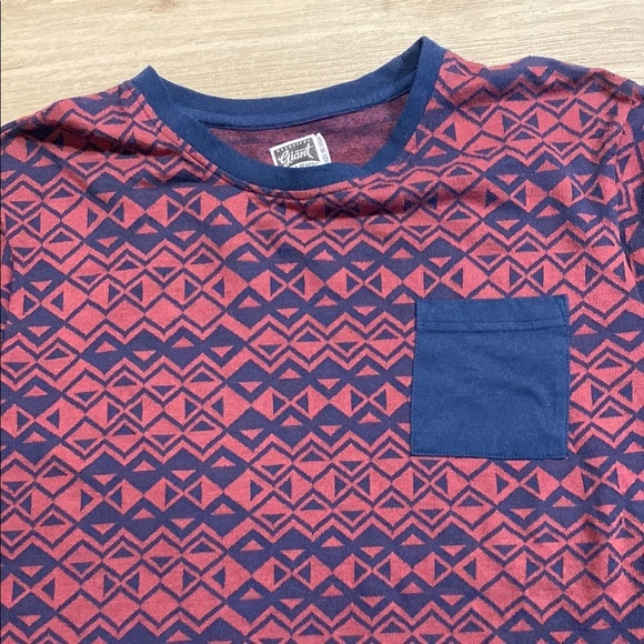 Beautiful Giant Boho Maroon and Blue Geometric Short Sleeve Tee Size XL - Picture 7 of 15